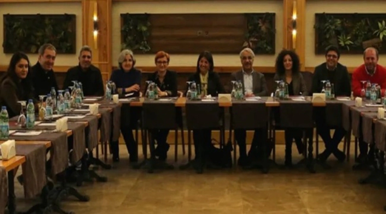 HDP’nin çağrısıyla bir araya gelen 'Geniş Demokrasi İttifakı' ortak deklarasyon hazırlıyor