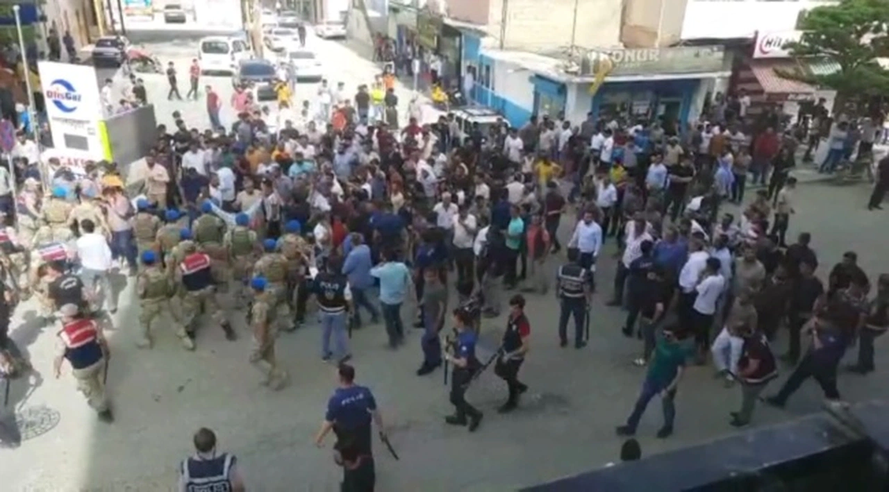 Şanlıurfa'da iki aşiret birbirine girdi: 2'si polis çok sayıda yaralı var