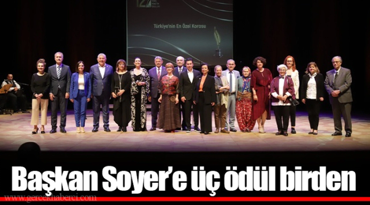 Başkan Soyer’e üç ödül birden