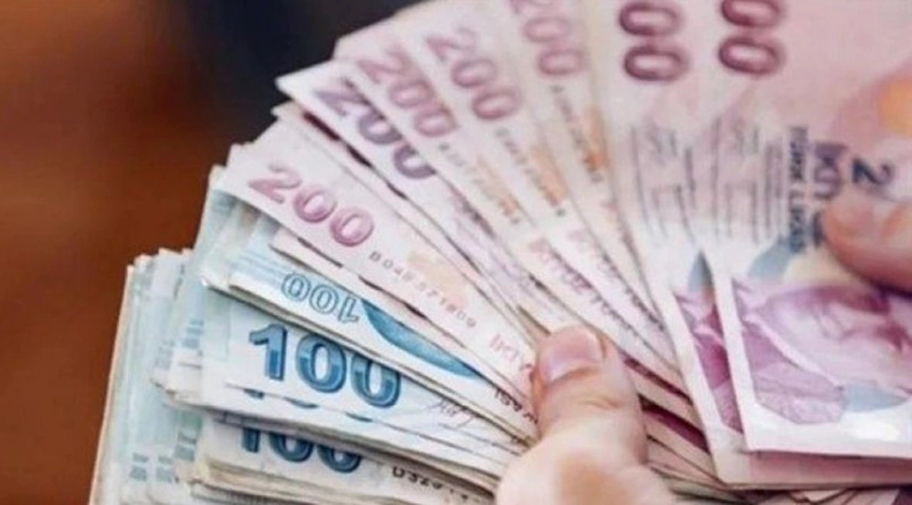 Birleşik Kamu-İş'ten en düşük emekli maaşı tepkisi: Bir kişinin bile zorunlu ihtiyaçlarını karşılaması mümkün değil