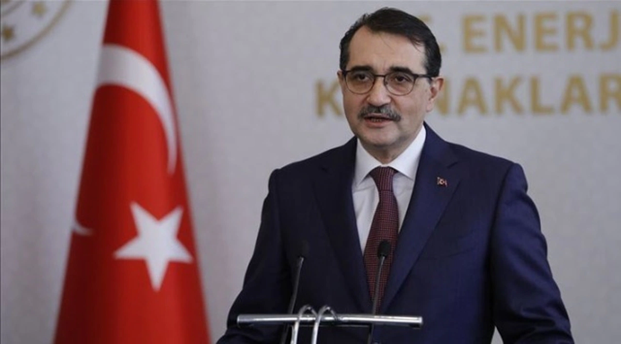 Enerji dağıtım şirketleri Bakan Dönmez’le anlaştı: Elektriğe yaklaşık yüzde 30 zam yolda!