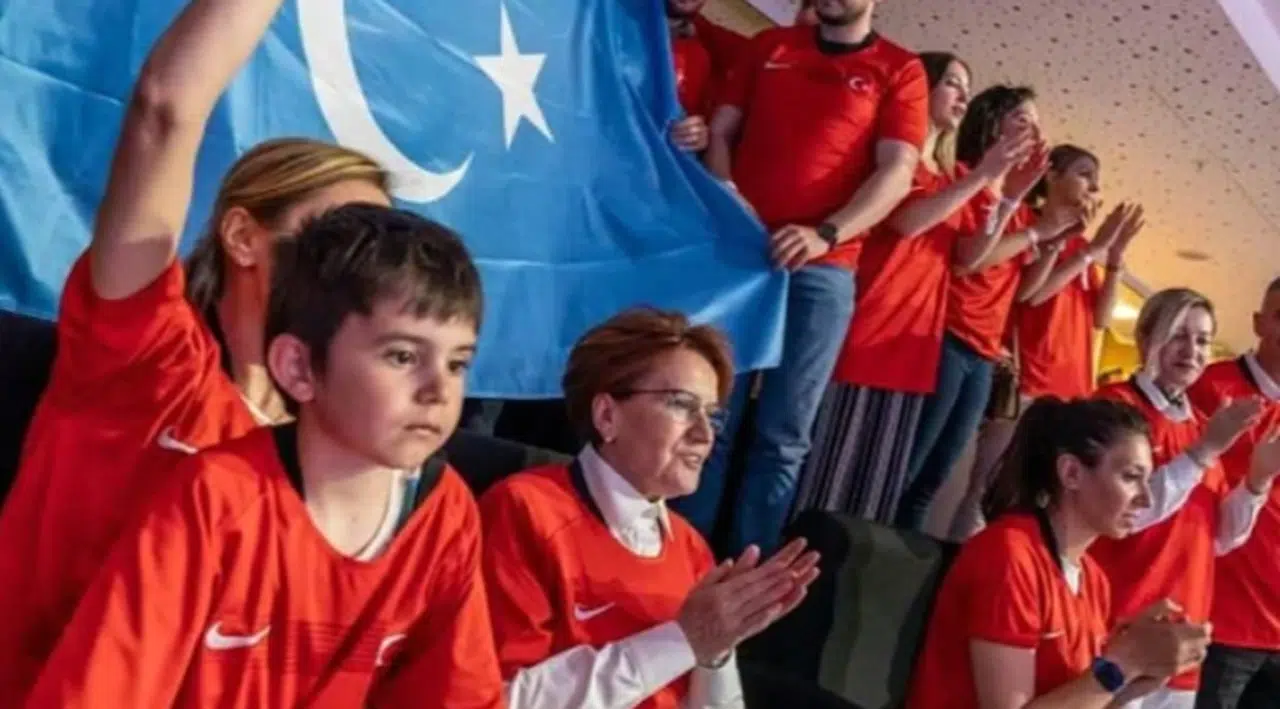 Gençlik Spor Bakanlığı Akşener'in Doğu Türkistan Bayrağıyla Oturduğu Locayı ABB'den Aldı