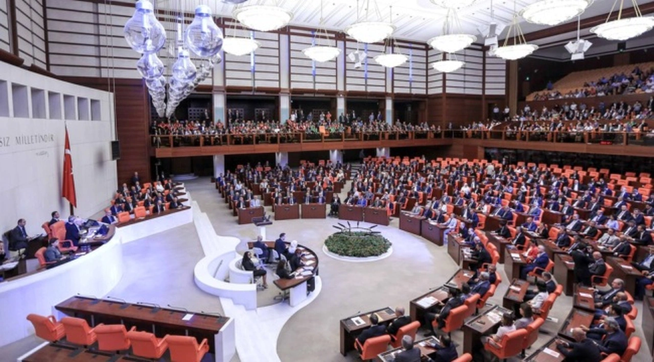 Tepkilere neden olan ve 'sansür yasası'nın TBMM’de görüşülmesi ertelendi