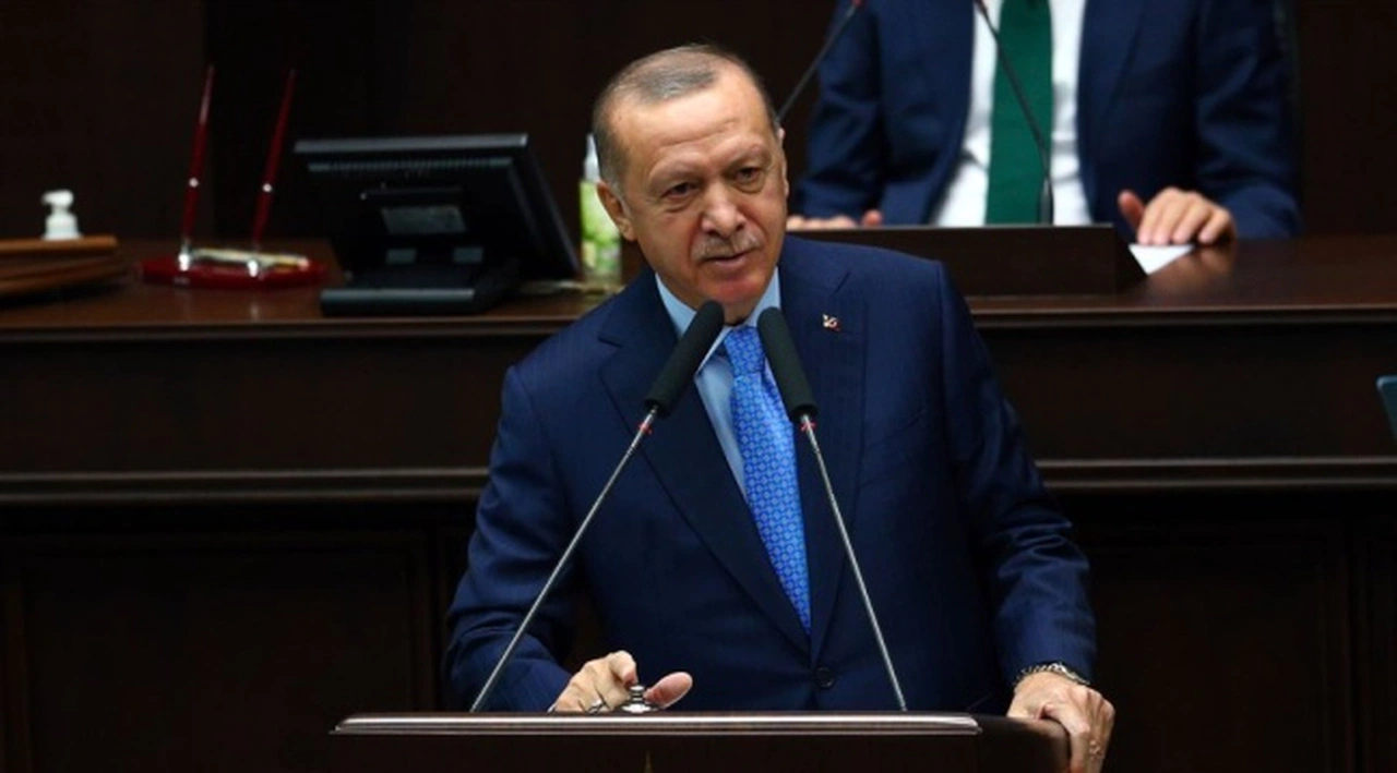 Üst düzey AK Partili yetkili: Temenni ederim ki Cumhurbaşkanı "sürtük" ifadesini irticalen söylemiş olsun