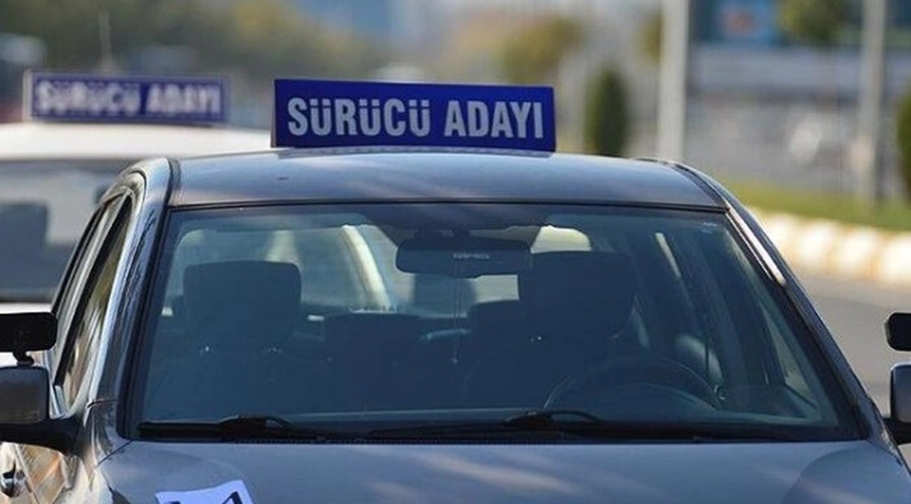 Yabancı uyruklularla ilgili ehliyet iddiası sosyal medyada gündem oldu! Valilikten açıklama geldi: 2018'den bu yana...