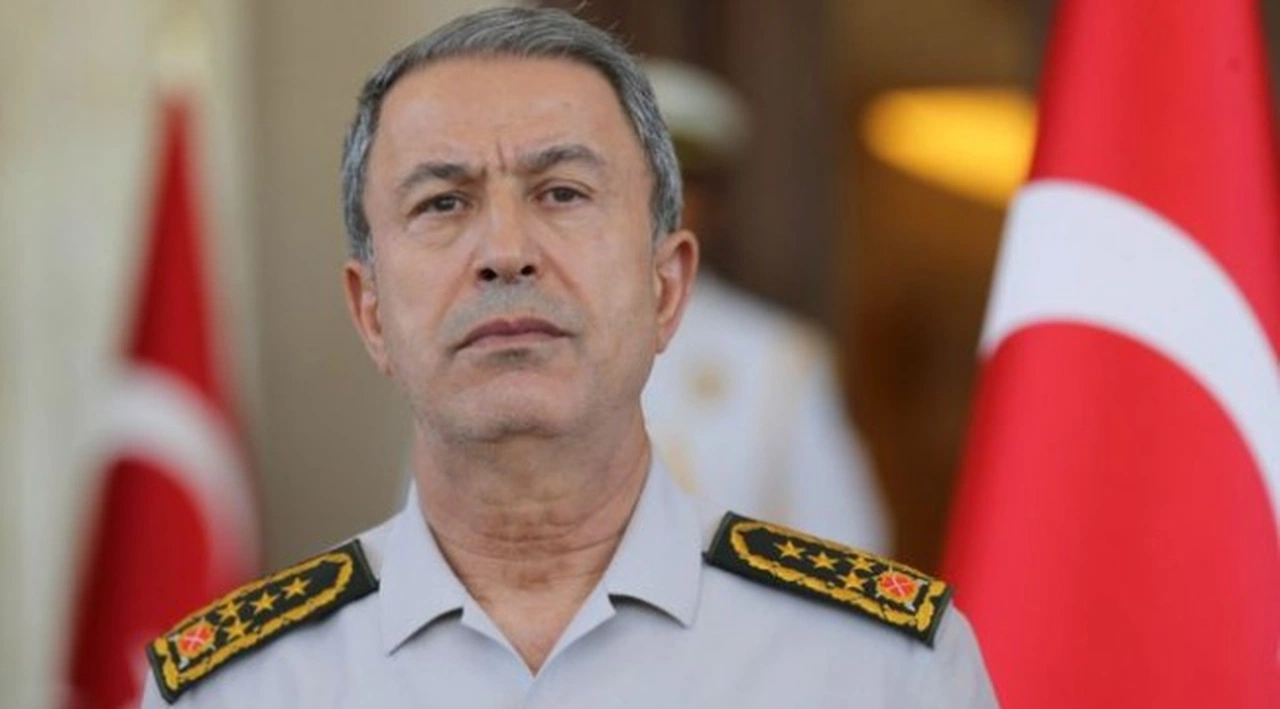 Bakan Akar: "Yunanistan'ın Türk okullarını askıya almasını şiddetle kınıyorum"