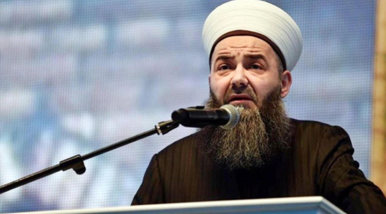 Cübbeli Ahmet, Mahmut Ustaosmanoğlu'nun cenazesine ilişkin konuştu: Cenaze şerifesine su bile döktürmediler
