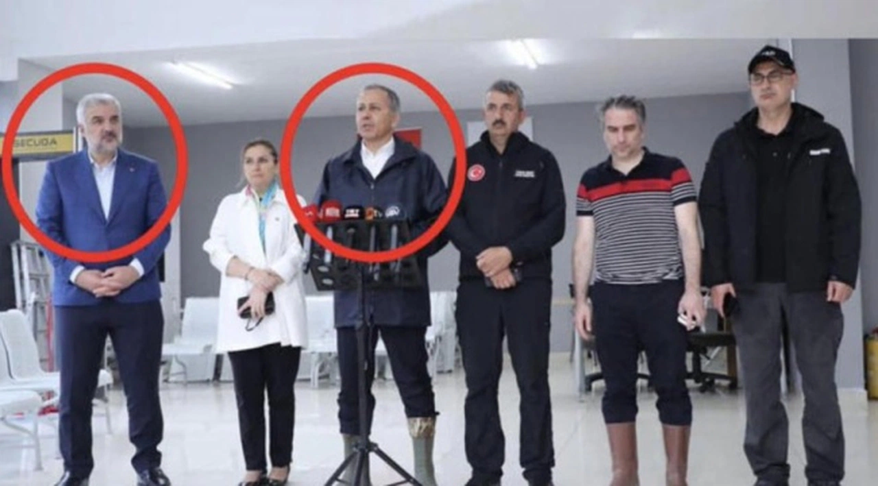 İstanbul Valisi Yerlikaya'nın AK Parti İl Başkanı ile açıklama yapmasına tepki: Bu fotoğrafı 20 yıldır yaşıyoruz