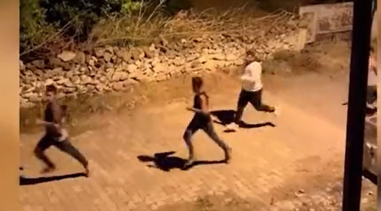 Osmaniye'de geçici barınma merkezinden kaçan 35 Suriyeli yakalandı