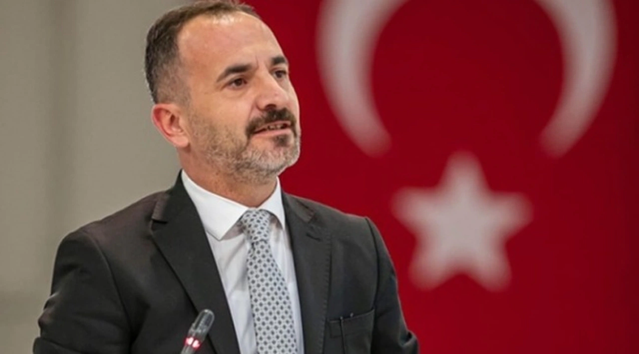AK Partili Hızal’dan Soyer’e ‘sel' tepkisi: Başkan yine ortalarda yok!