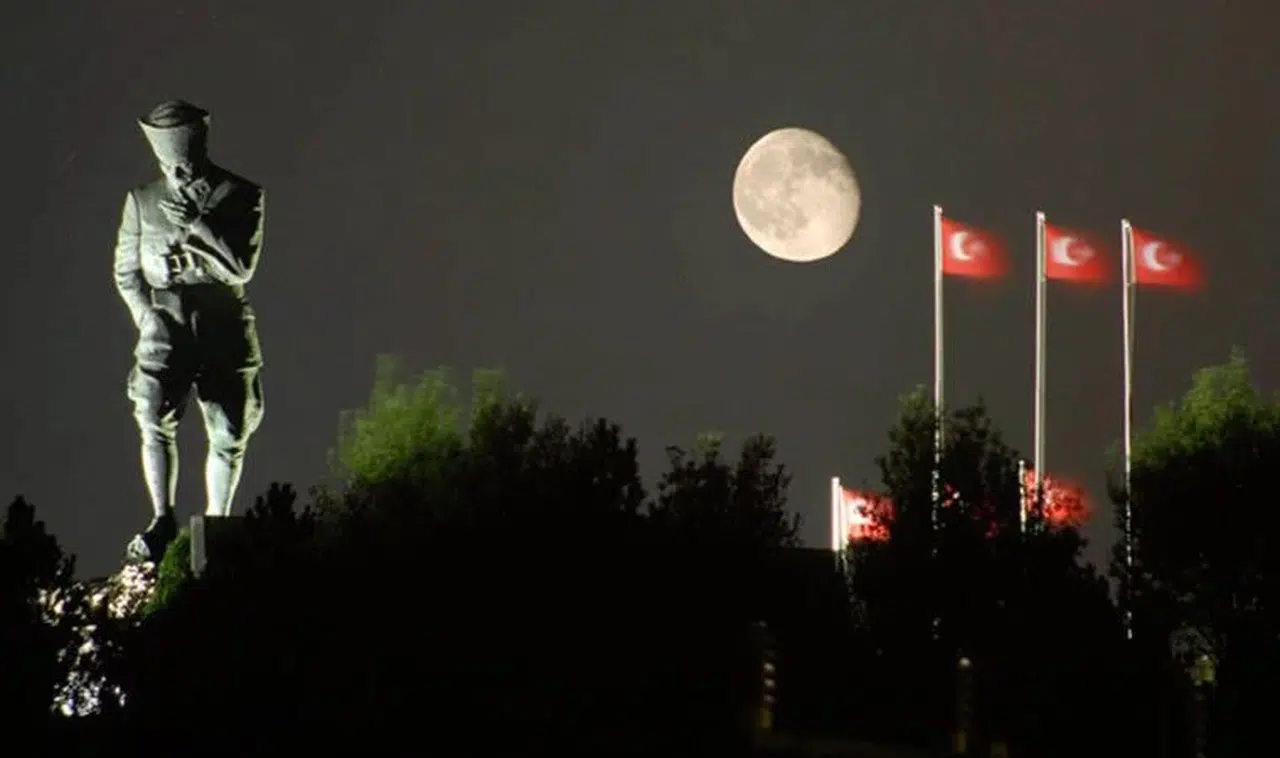 Diyanet, cuma hutbesinde Atatürk'ü yine görmezden geldi
