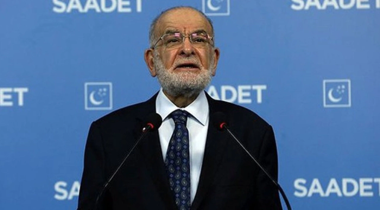 Karamollaoğlu, AK Parti'nin 3Y'sini hatırlattı: 'Türkiye rüşvet çamuruna saplanmış durumda'