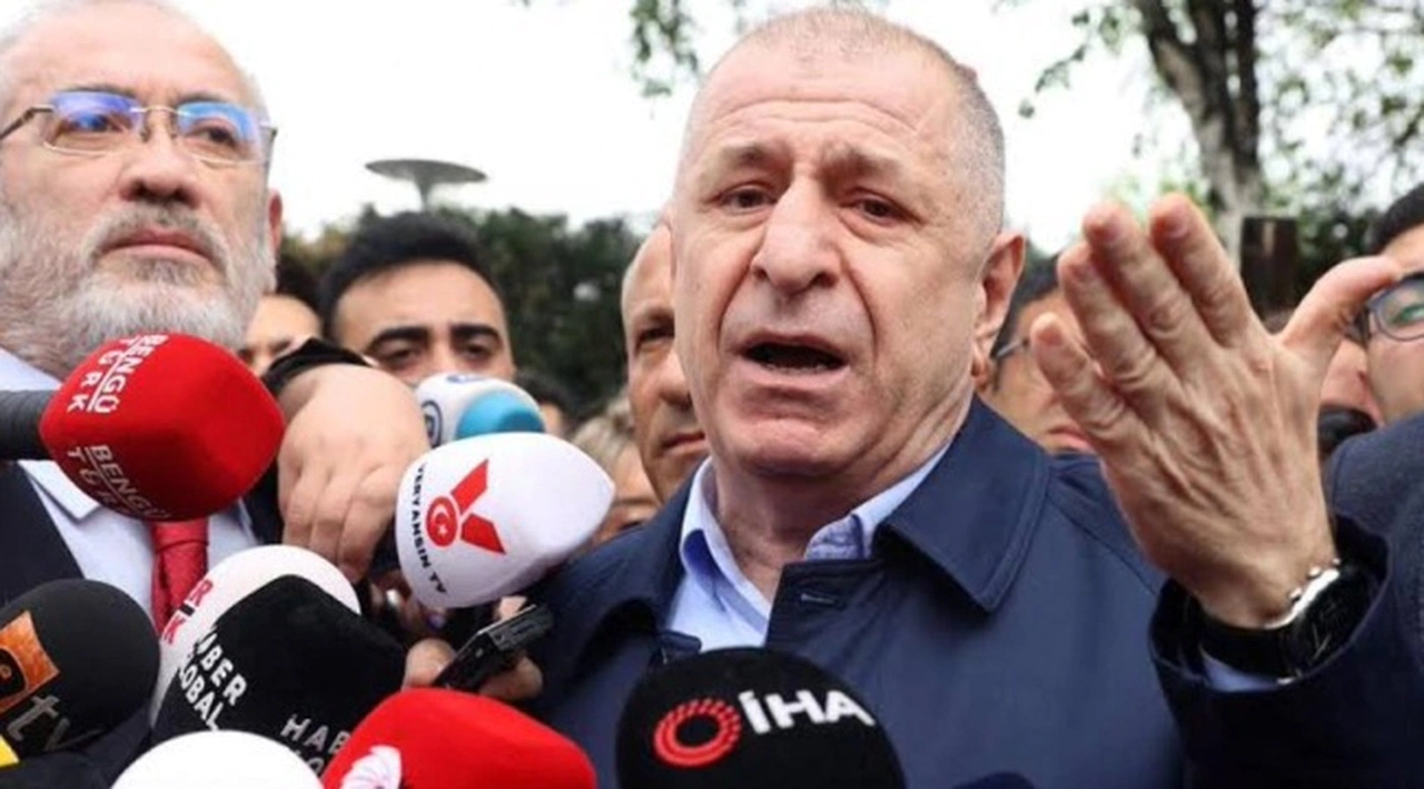 Özdağ, ÖSYM önünde konuştu: Türk gençlerinin geleceğini elinden alma operasyonudur