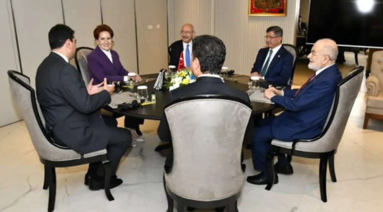 Saadet Partisi’nin ev sahipliği yaptığı altılı masadan ortak paylaşım: “Hep birlikte güzel yarınlara”