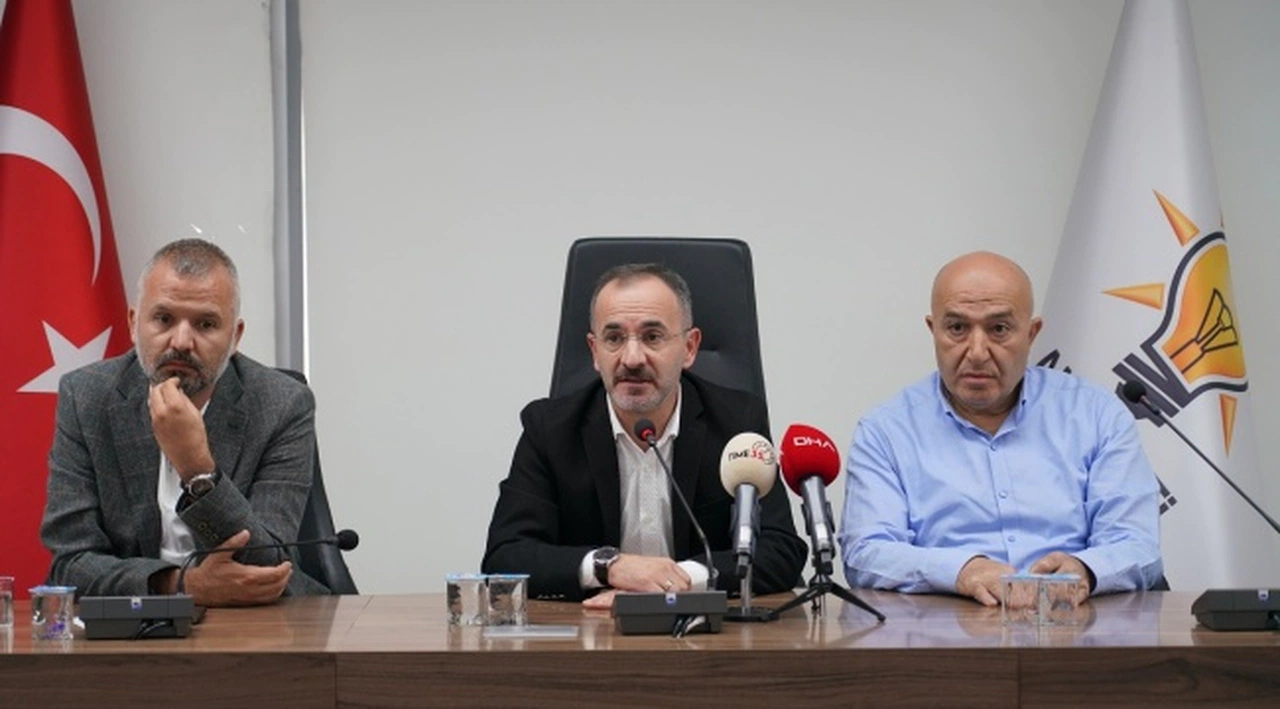 AK Partili Hızal'dan CHP'ye sert eleştiriler: Büyükşehir'deki 'usül' tartışması yargıya taşınacak!
