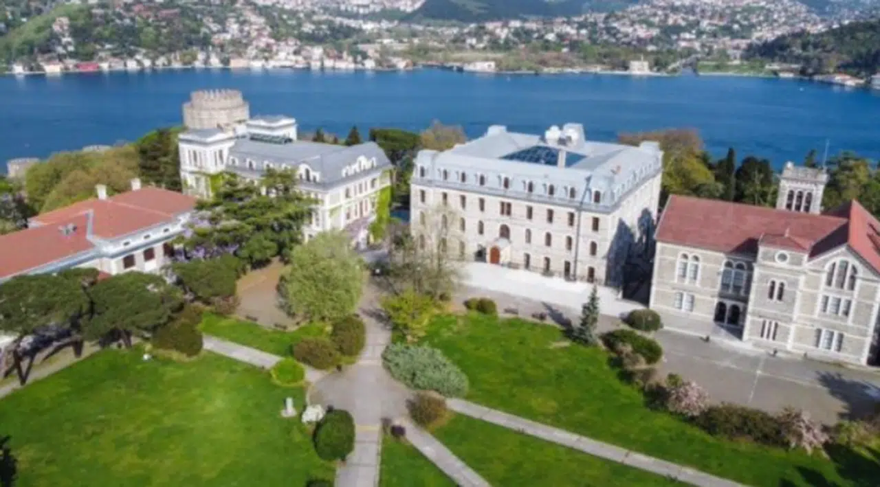 Boğaziçi Üniversitesi’nde bir akademisyene 50 bilgisayar, atamalarda ve ihalelerde usulsüzlük