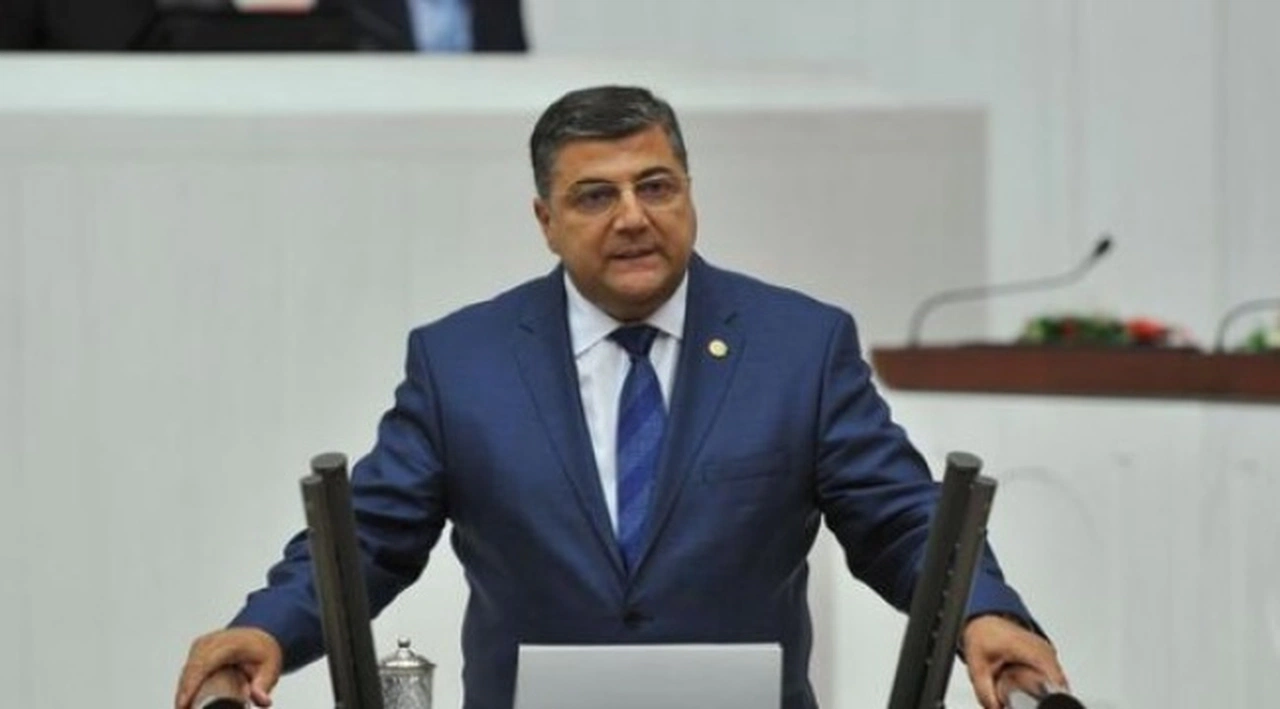 CHP’li Sındır’dan Binali Yıldırım’a:  “Başbakan olarak takdim edilmesi demokrasi özleminden”