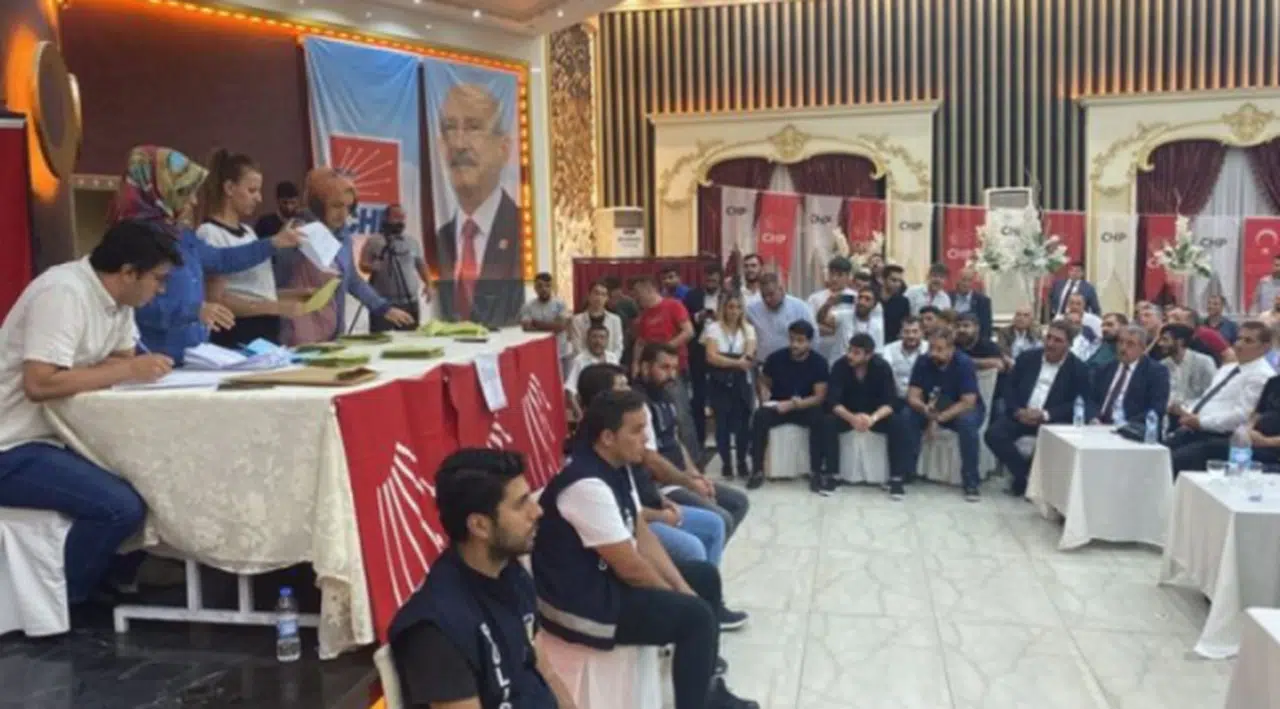Diyarbakır’da CHP il kongresi: Mart’ta AK Parti’den ayrılıp CHP’ye geçen isim il başkanı oldu