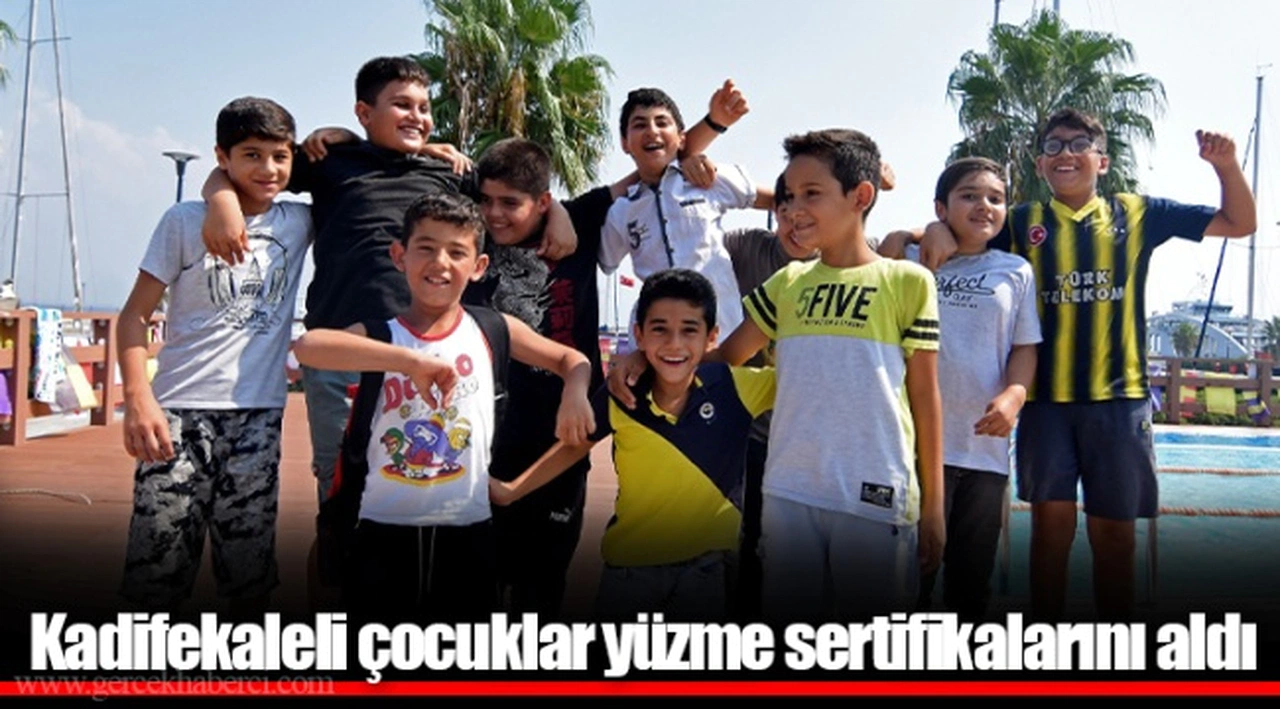 Kadifekaleli çocuklar yüzme sertifikalarını aldı