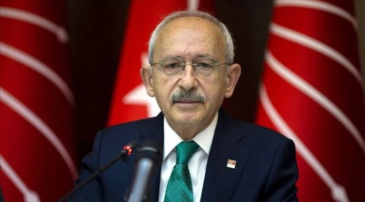 Kılıçdaroğlu'ndan Soylu'ya: Bütün kaçakçılarla fotoğrafı çıkıyor... Fotoroman Süleyman