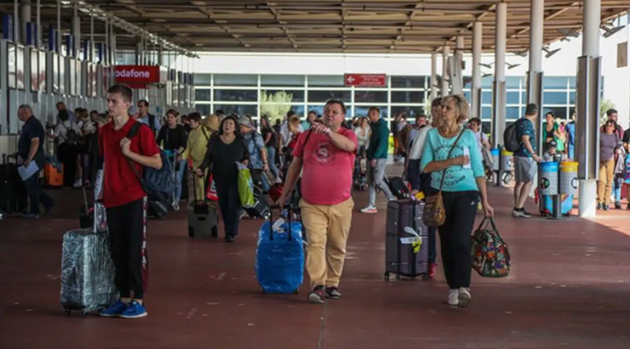 Kısmi seferberlik sonrası Rusya'dan Antalya'ya akın ettiler: Bilet fiyatları dudak uçuklattı