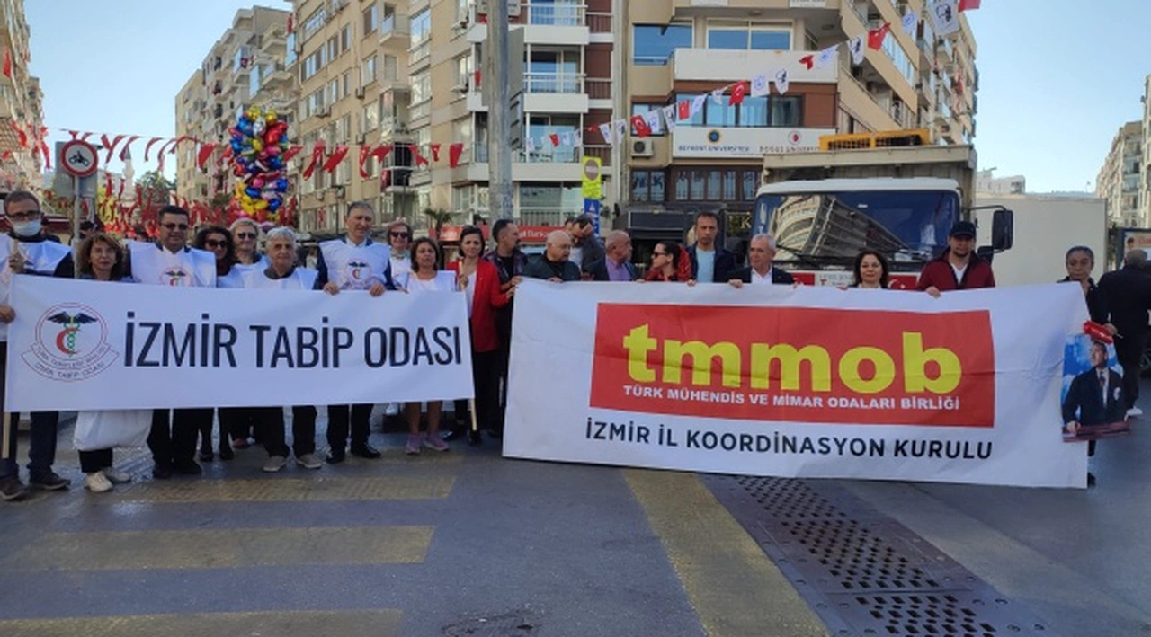 29 Ekim yürüyüşünde Tabip Odası ve TMMOB’un pankartları alınmadı