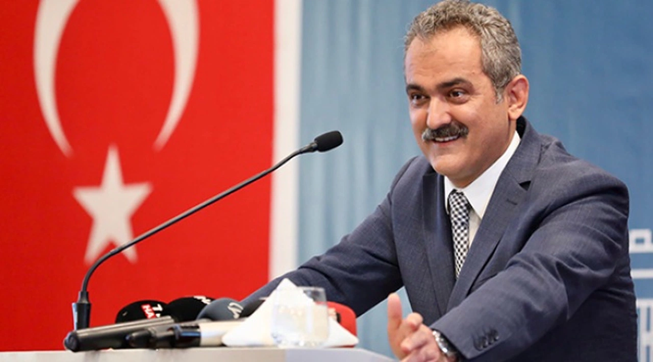 Bakan Özer: Okullar ile veliler arasındaki para ilişkisini ortadan kaldırdık