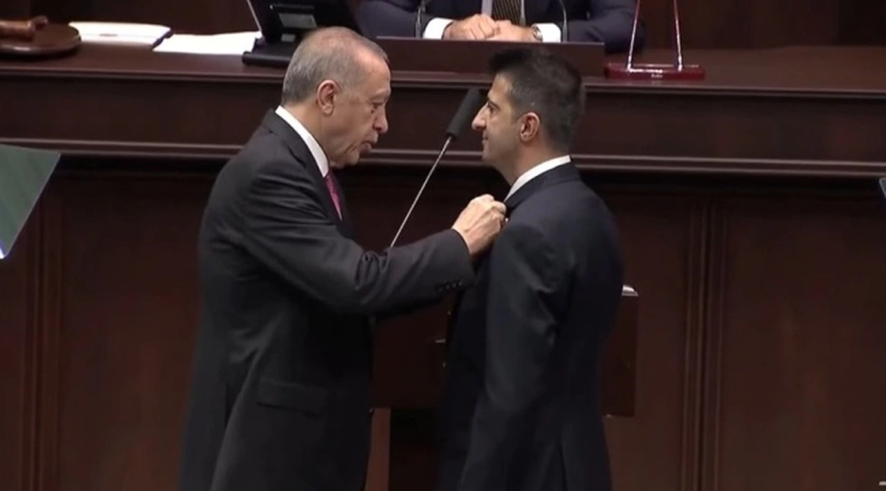 DSP'den AK Parti'ye geçen Kınıklıoğlu, Mehmet Ali Çelebi'yi eleştirdi