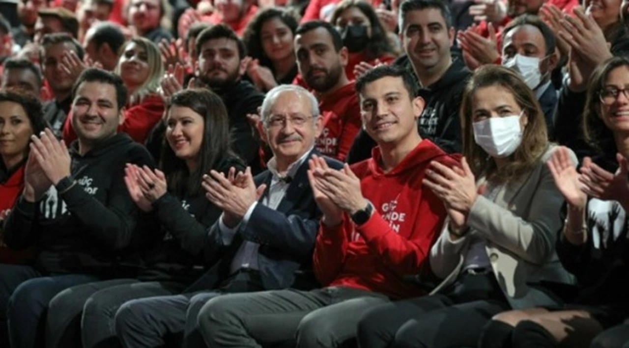 Kemal Kılıçdaroğlu, yarınki grup toplantısını 81 ilden gelecek 600 gençle yapacak