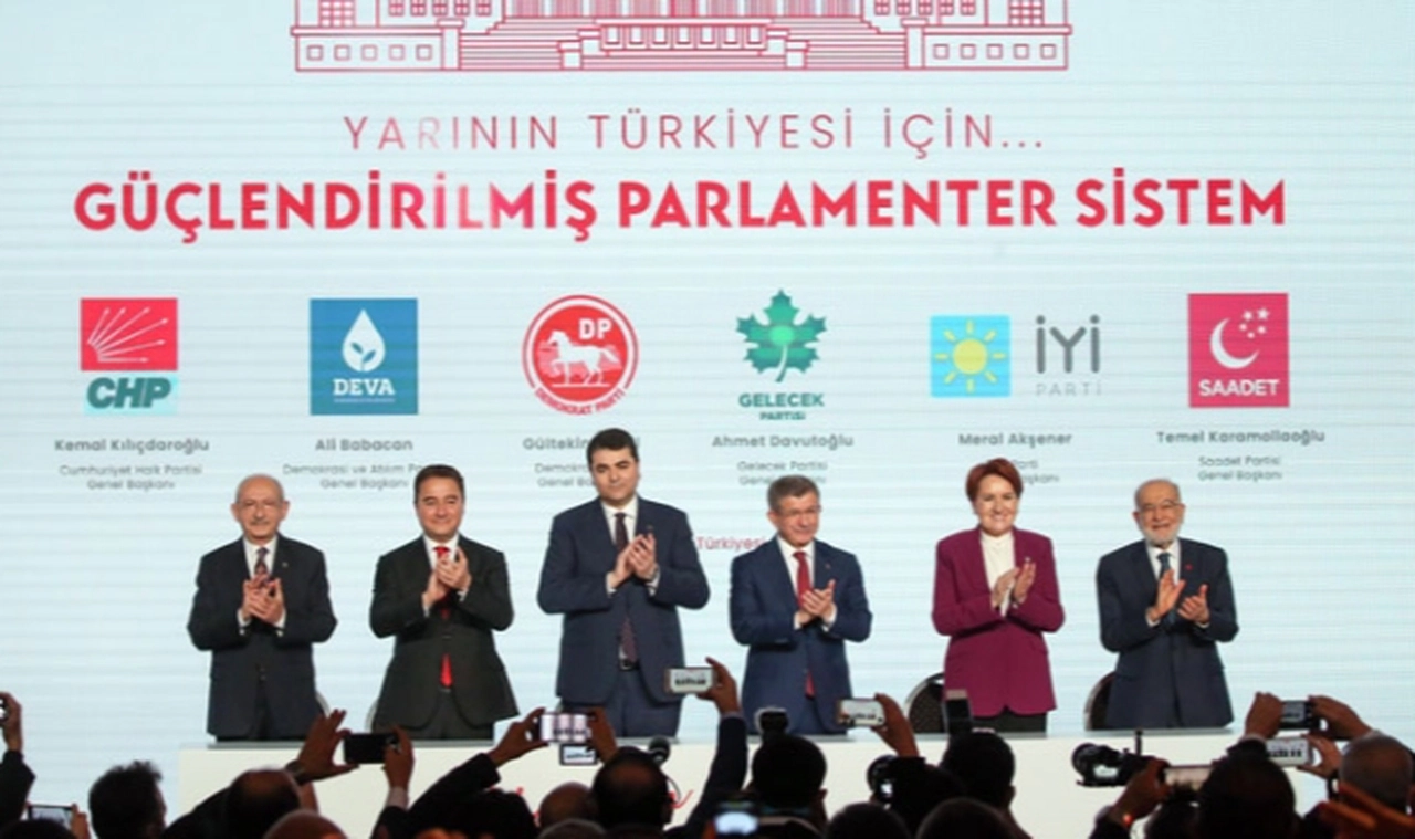 Altılı Masa "Güçlendirilmiş Parlamenter Sistem Anayasa Değişikliği Önerisi"ni açıklamak için bir araya geldi