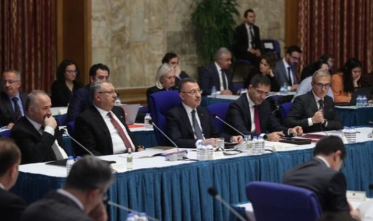 Asgari ücret önerisi açıklayan HDP’li Paylan’dan Fuat Oktay’a: Niye gülüyorsunuz?