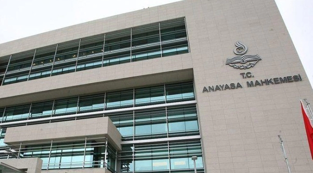 AYM'den, CHP'nin 'öğretmenlik sınavına iptal' istemi hakkında karar