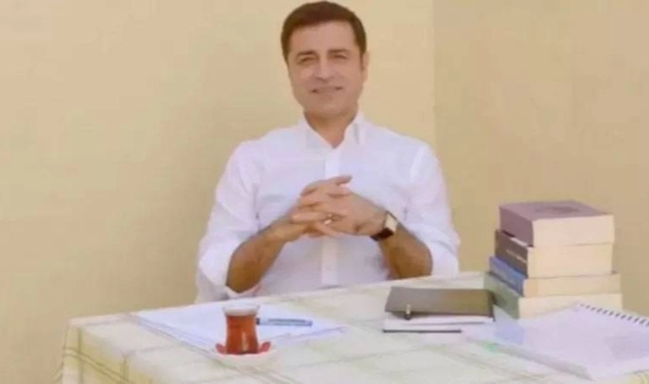 Demirtaş'ın özel jetle Diyarbakır'a götürülmesi ve AK Parti'nin HDP ziyareti bölgede nasıl karşılandı?