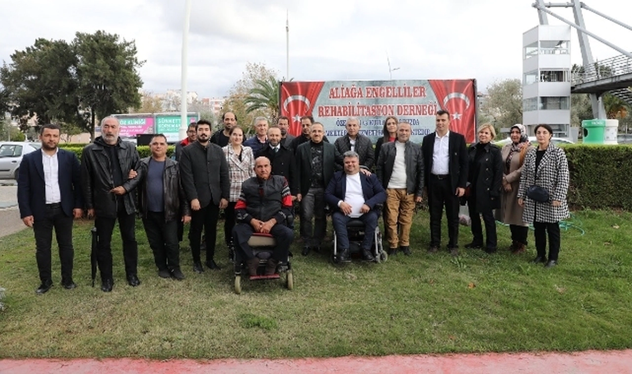 AK Parti İzmir İl Başkanı Kerem Ali Sürekli; “Türkiye Yüzyılı’na iz bırakacaklar…”
