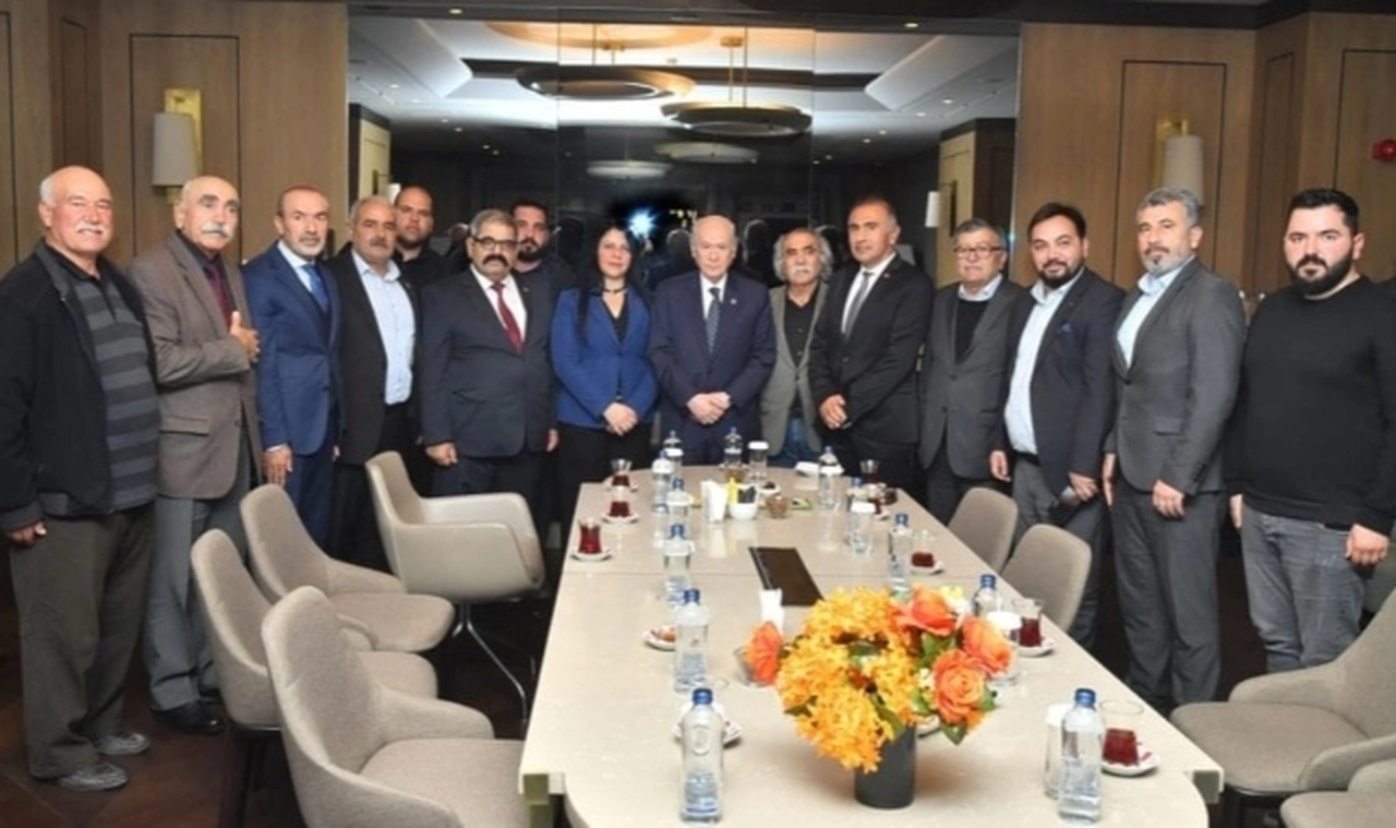 Devlet Bahçeli'den Kemal Kılıçdaroğlu'na: '6'lı masayı dağıt adaylığını açıkla'
