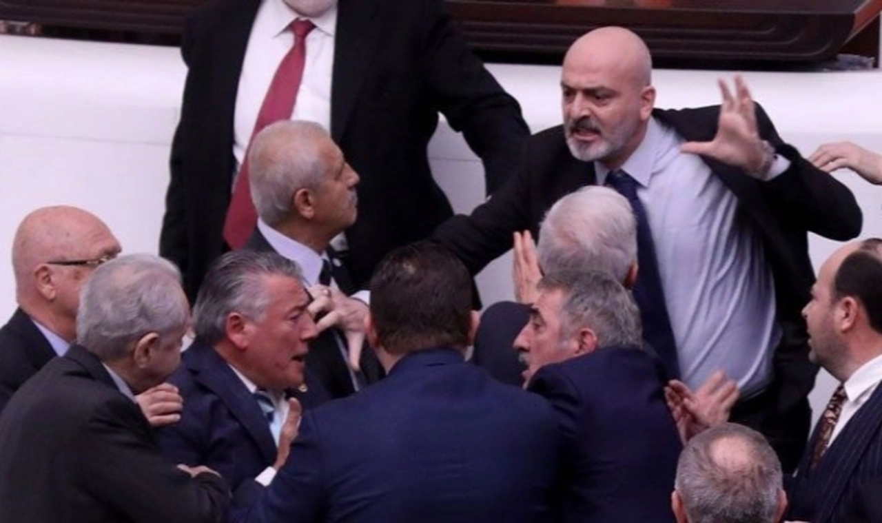 Hüseyin Örs'e yumruk atan Zafer Işık: Üzgünüm