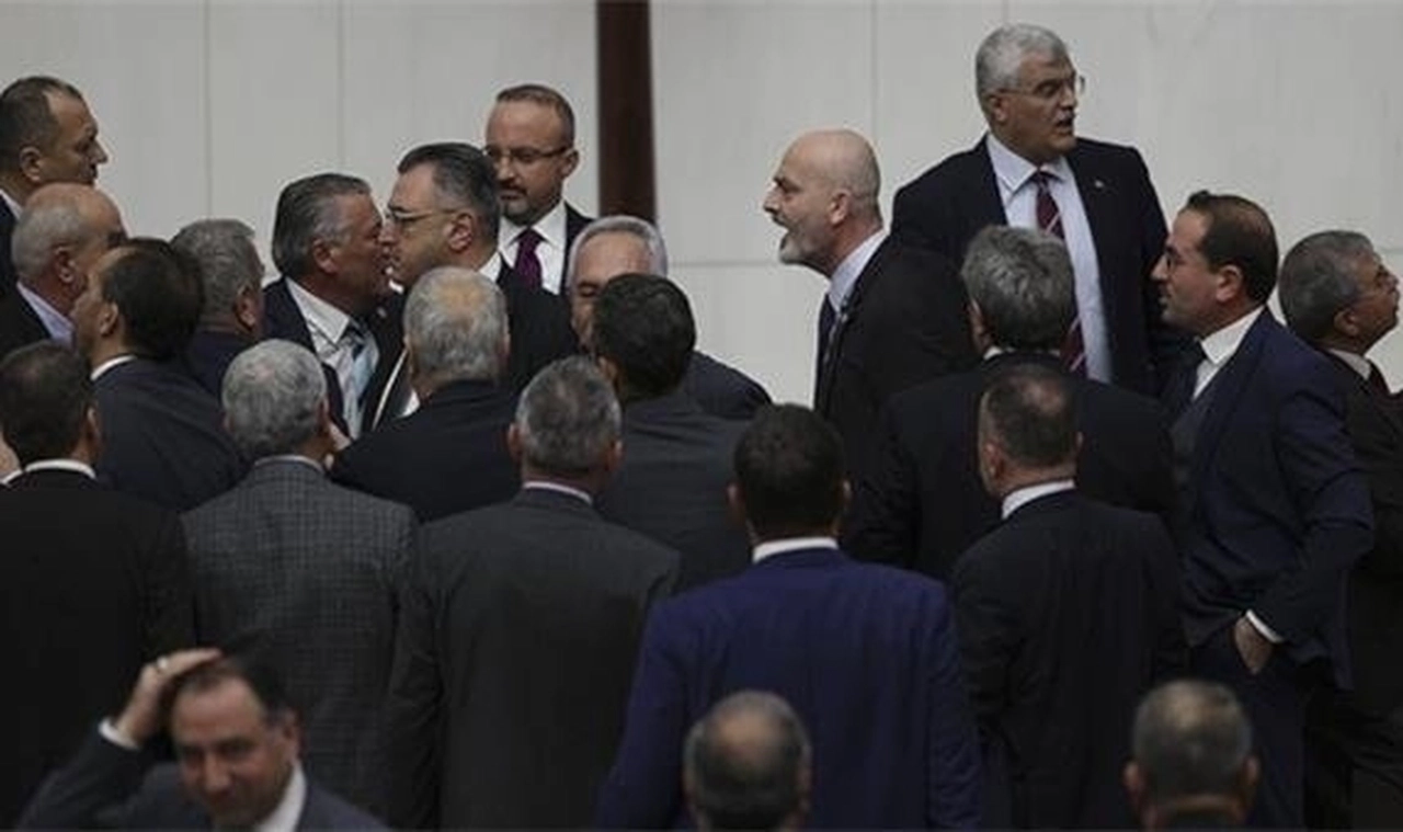 İYİ Partili Örs'e yumruk atan AK Partili Işık: Zaman zaman böyle şeyler olur, özür dilemeyeceğim