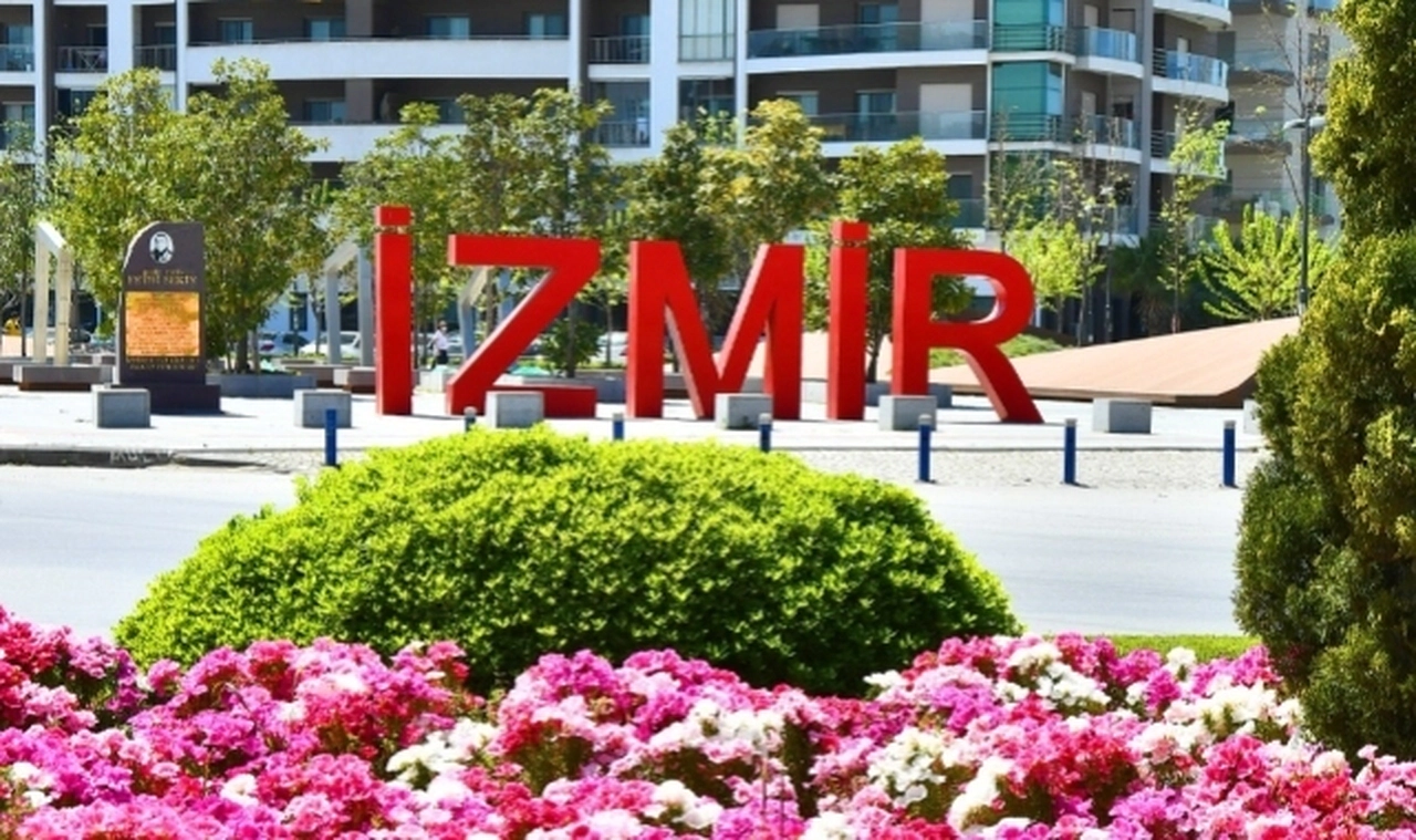 İzmir Büyükşehir Belediyesi bir yılda 10 milyar liranın üzerinde yatırım yaptı