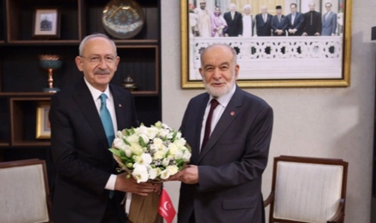 Kılıçdaroğlu'ndan Karamollaoğlu'na geçmiş olsun ziyareti
