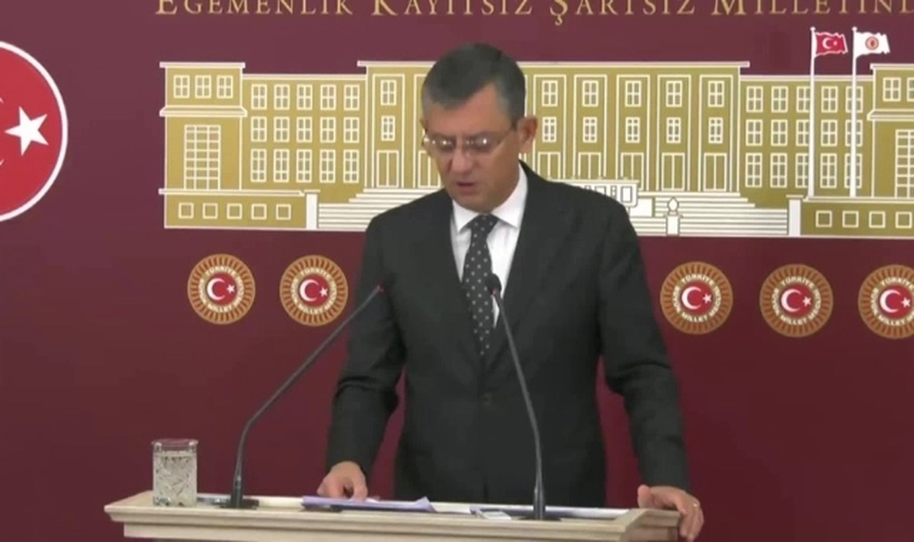 Özel'den Erdoğan'a: İşgal etmediği tek koltuk 'Asgari Ücret Tespit Komisyonu' başkanlığıydı!