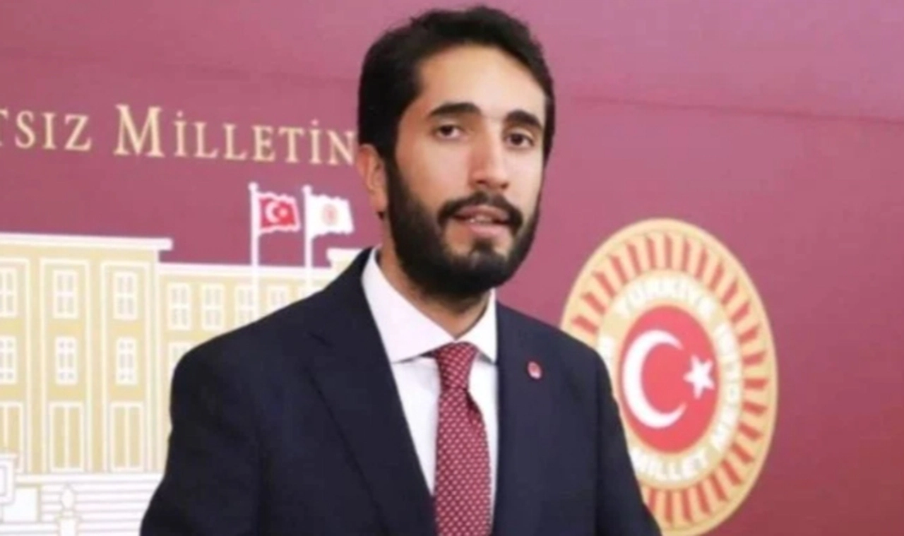 Saadet Partisi'nden AK Parti'nin anayasa değişiklik teklifine destek