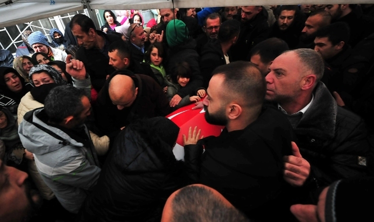 Ülkü Ocakları eski Başkanı Sinan Ateş'in cenazesi toprağa verildi