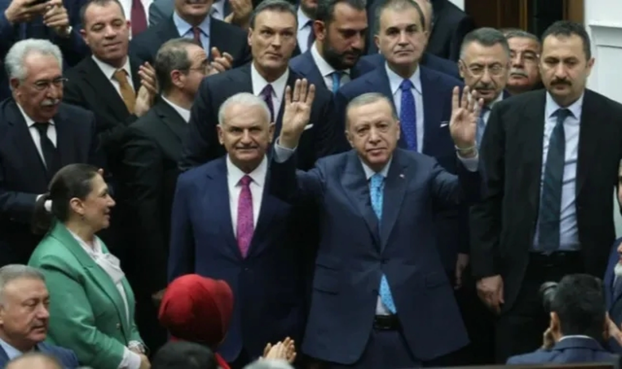 Binali Yıldırım kaza sonrası ilk kez Meclis'e geldi