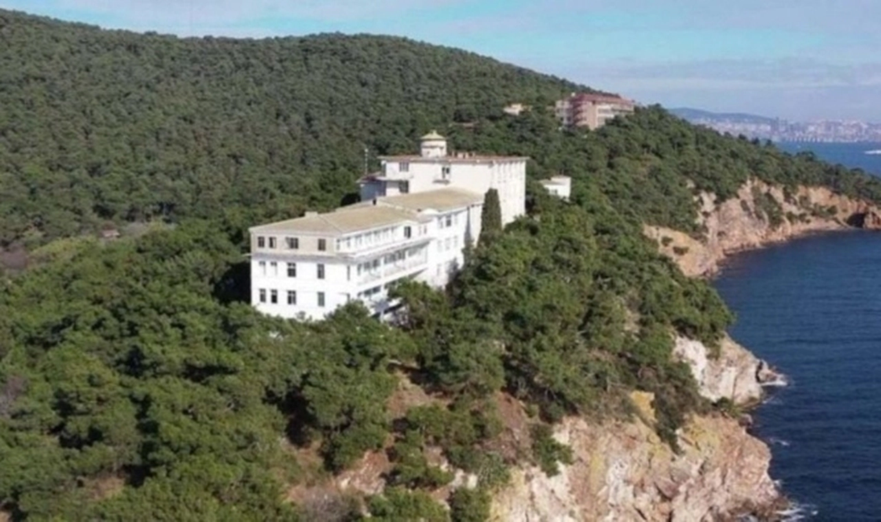 Heybeliada Sanatoryumu’nun Diyanet’e tahsisi iptal edildi
