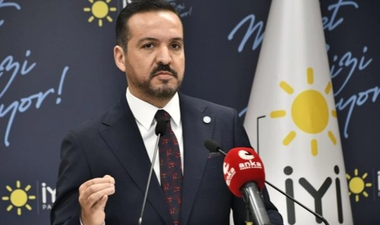 İYİ Parti Sözcüsü Zorlu, Sinan Ateş cinayetiyle ilgili konuştu: "Bunu basit bir saldırı olarak değerlendiren yaklaşımları reddediyoruz"