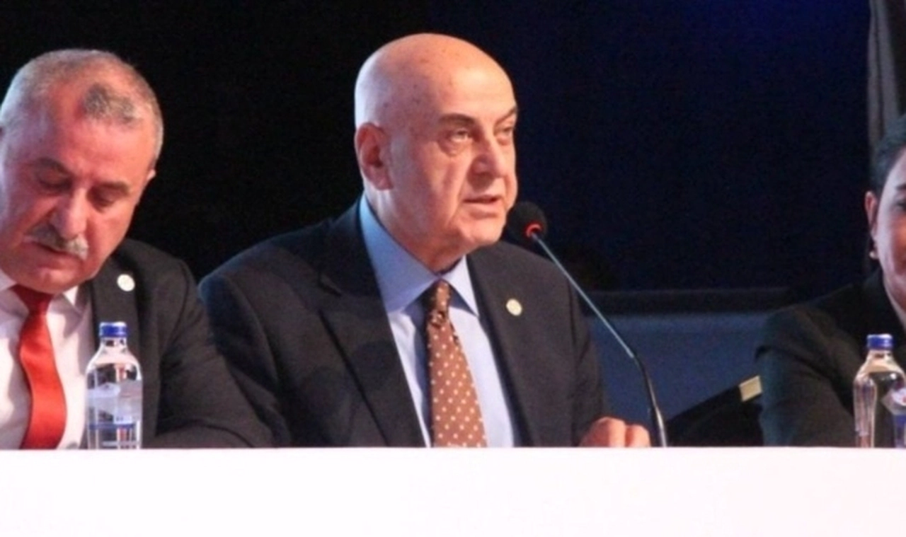 İYİ Partili Paçacı: Ekonomi bir avuç cahilin elinde darmadağın edildi