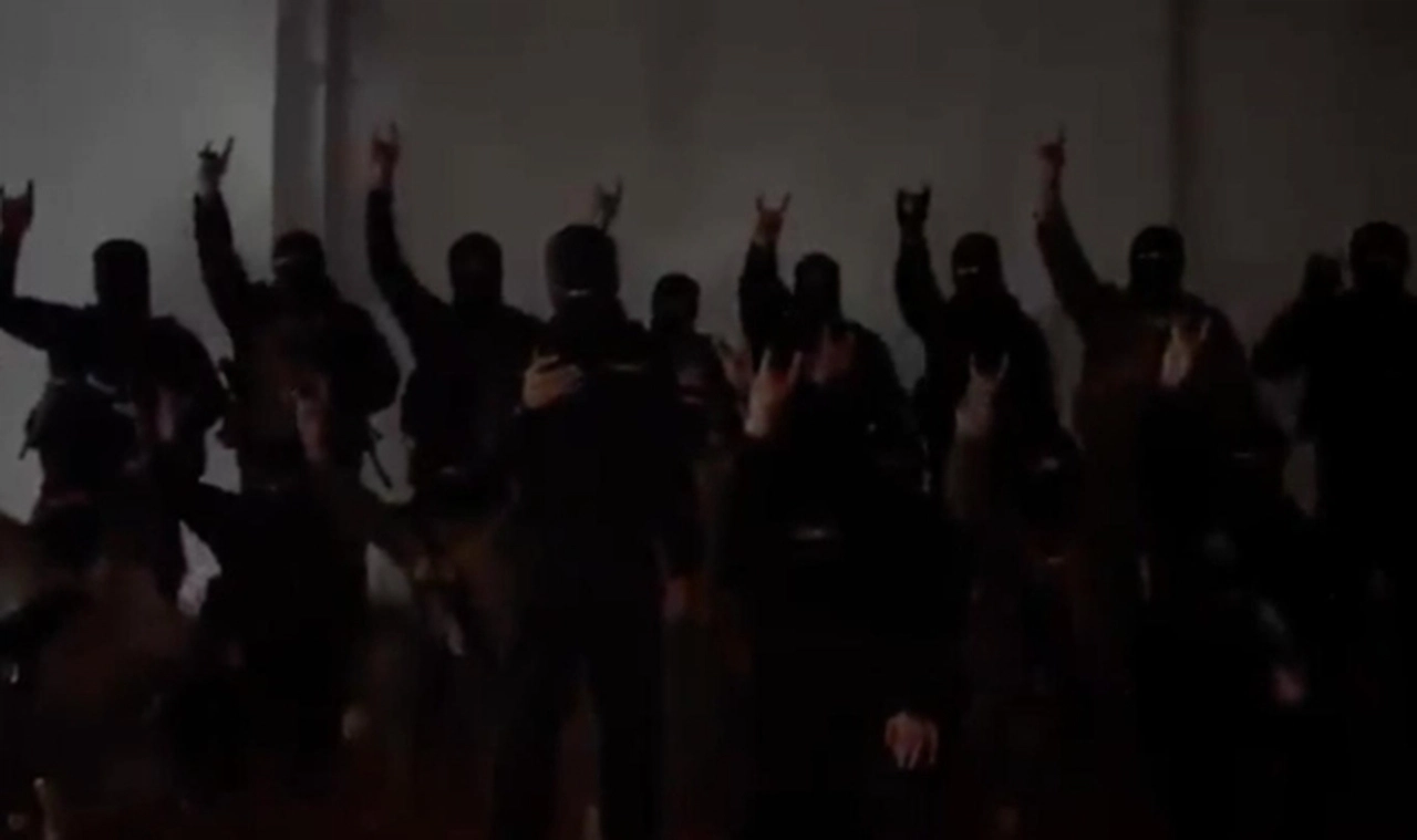Silahlı ve maskeli grup: Alaattin Çakıcı reisimizin emrindeyiz