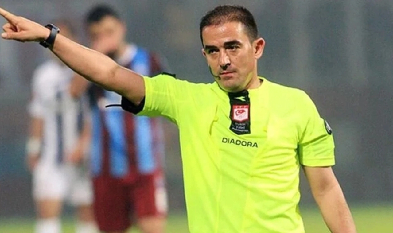 Sivasspor-Galatasaray maçının VAR hakemi Özgüç Türkalp görevini bıraktı