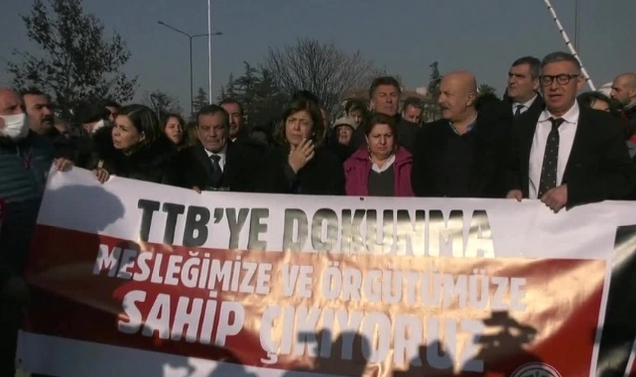 TTB Merkez Konseyi’nin görevden alınması davası 8 Şubat’a ertelendi