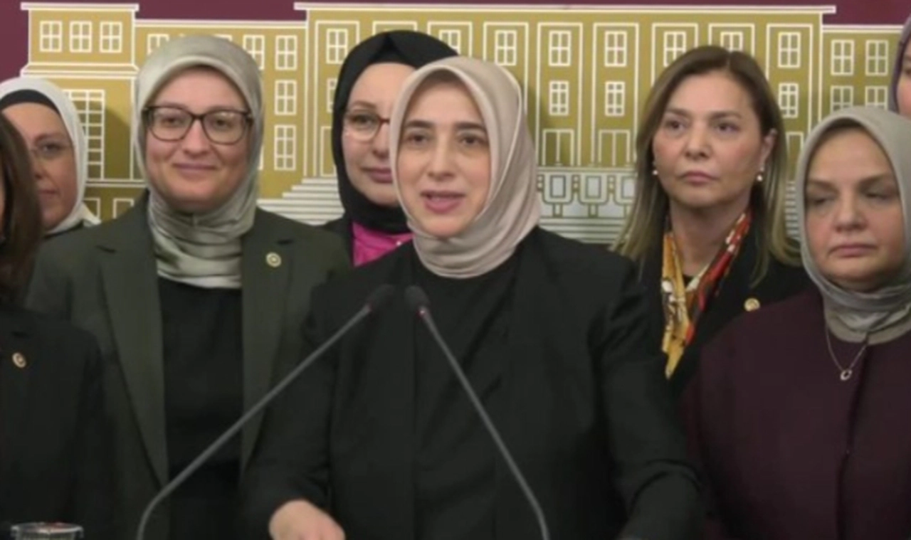 AK Parti, başörtüsü teklifini geri çekiyor